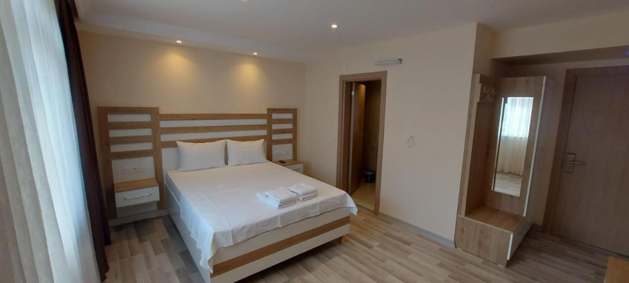 אמסרה Seventy Four Hotel מראה חיצוני תמונה